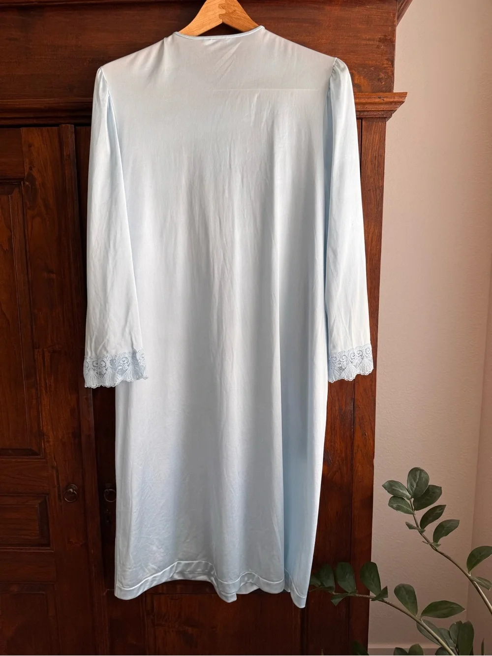 Vanity Fair Baby Blue Lace Nightgown Medium